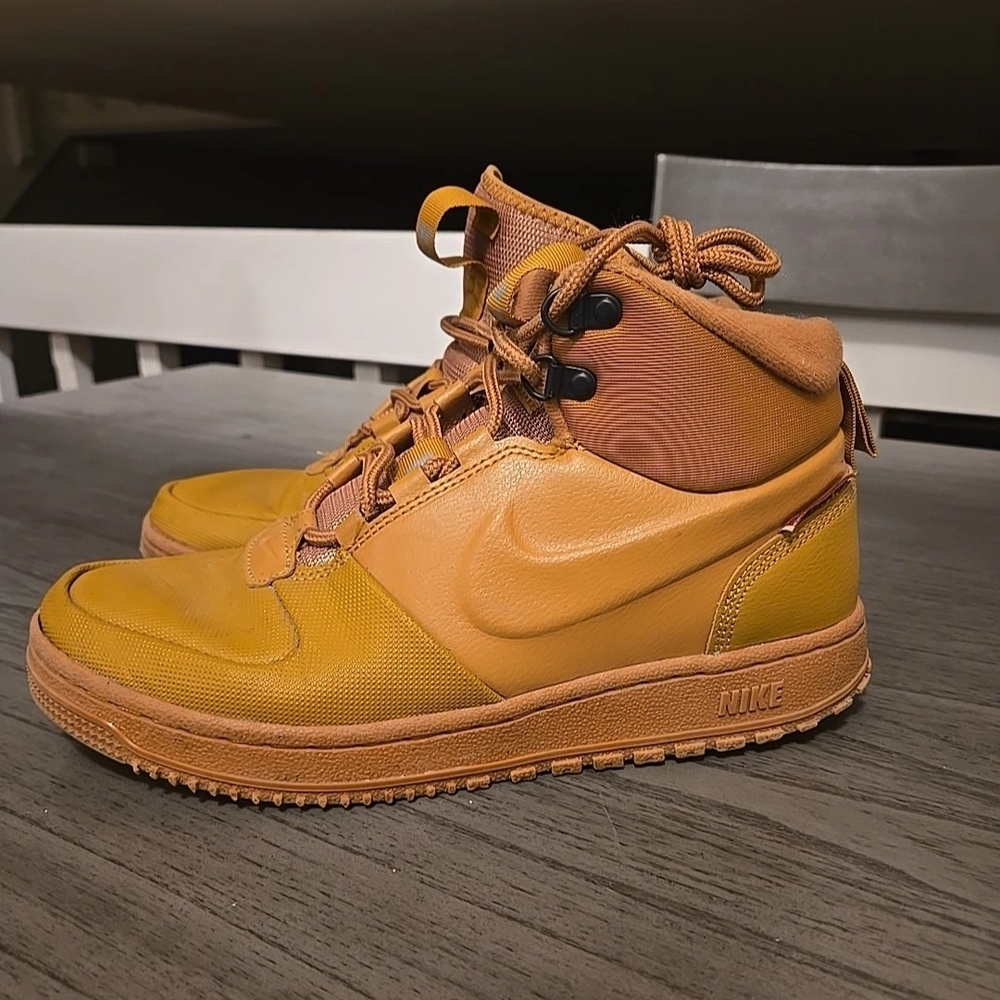 Nike Men's Brown High-Top Sneakers